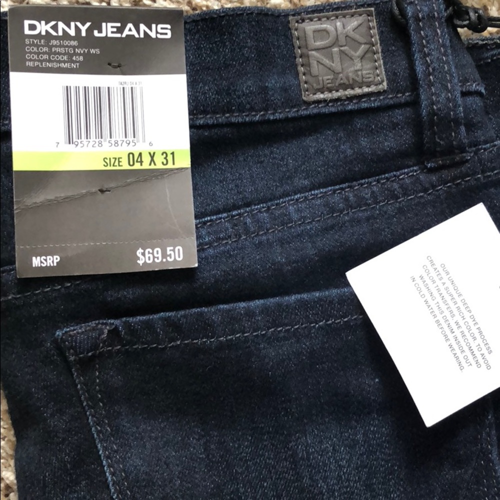 NWT DKNY jeans ultra skinny size 4